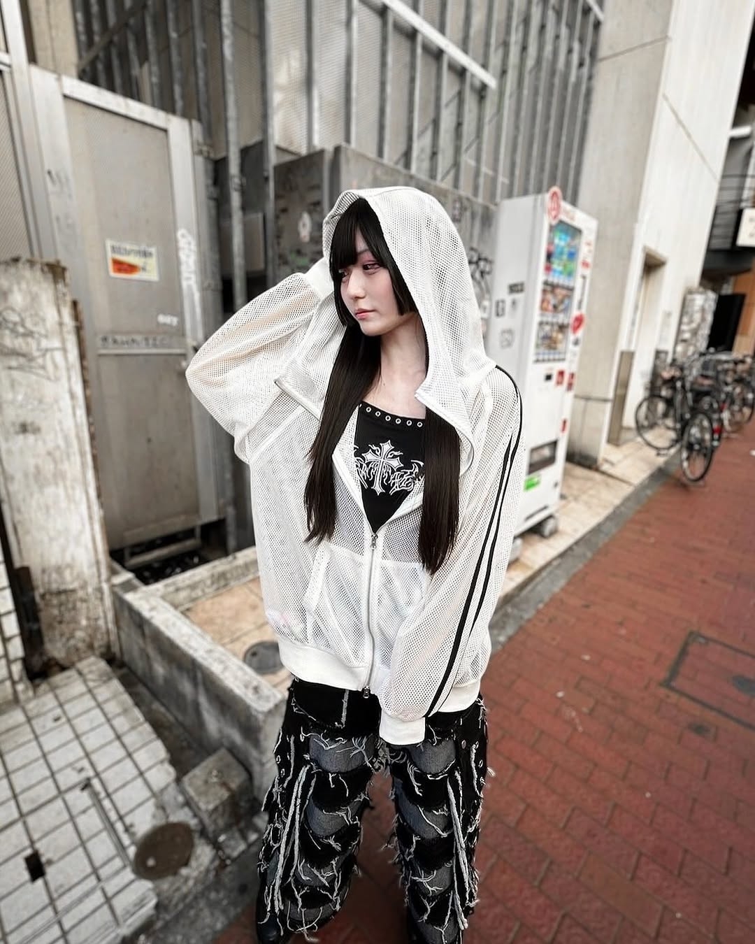 【STAFF】
