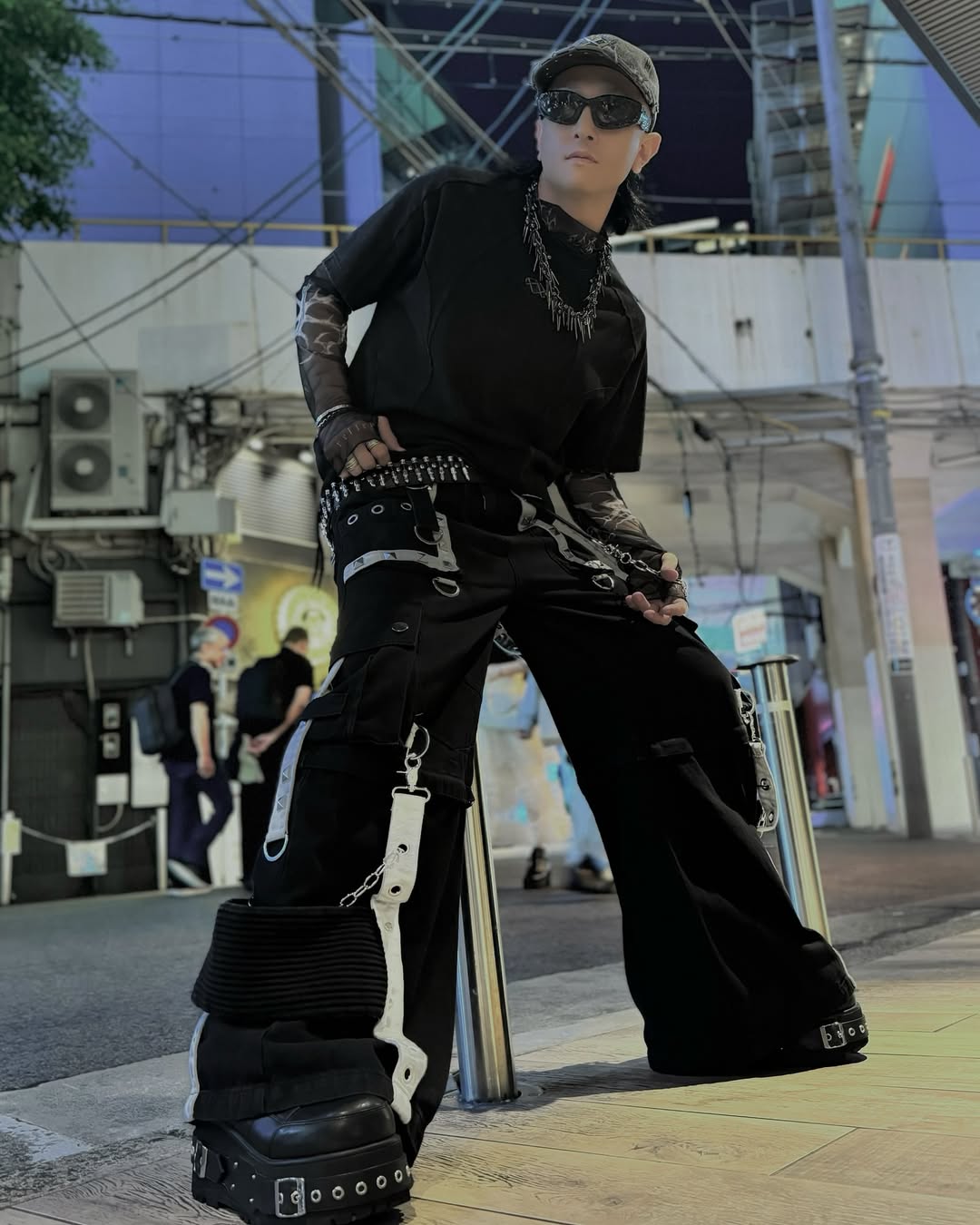 【STAFF】
